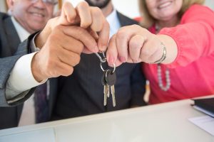 Μπορεί ένας ανεξάρτητος μεσίτης να πουλήσει ένα ακίνητο εκατομμυρίων